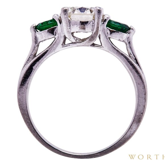 Custom 3-stone 1.02ct Diamond and 0.45cttw Green Garnet Ring - Picture 2 of 6